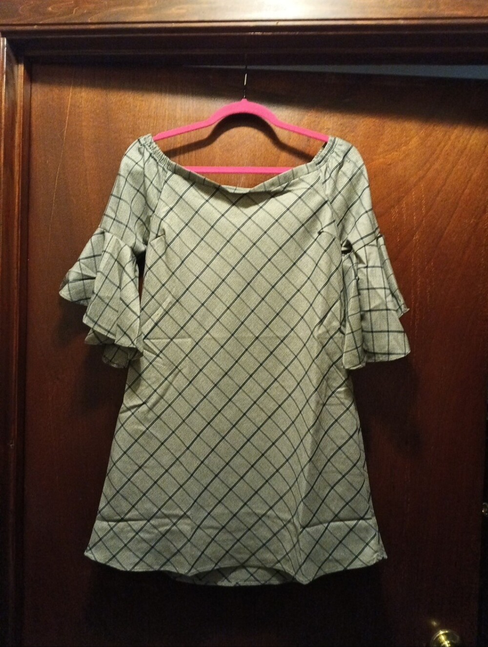 Hayden LA NWT Off Shoulder Tulip Bell Sleeve Dress Size Small Gray check Design